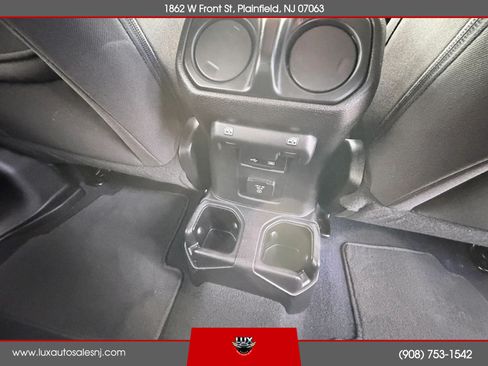 Used 2018 Jeep Wrangler Unlimited Sahara AWD/4WD image 49