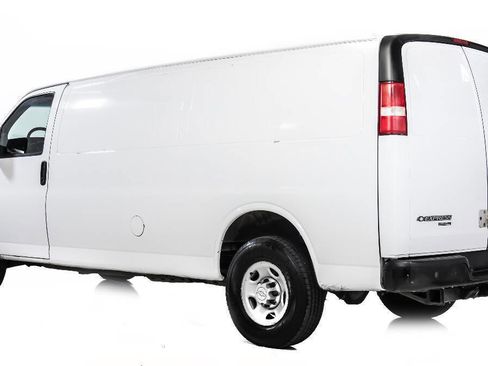 Used 2014 Chevrolet Express 3500 3500 3dr Extended Cargo Van image 4