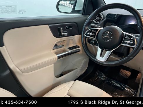 Certified 2022 Mercedes-Benz GLA 250 4MATIC w/ Premium Package Lite image 11