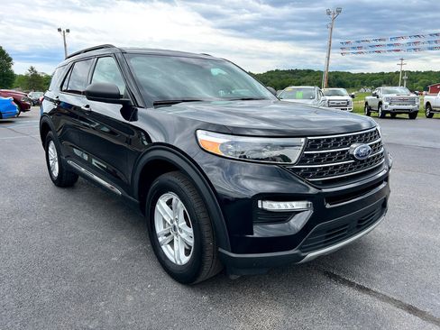 Used 2023 Ford Explorer XLT w/ Equipment Group 202A image 7