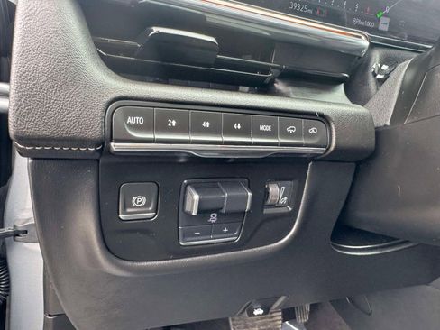 Used 2023 Cadillac Escalade Premium Luxury w/ Performance Package image 30