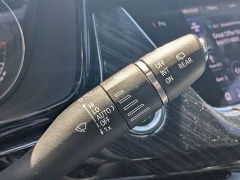 Used 2023 Cadillac XT6 Premium Luxury w/ Technology Package image 31