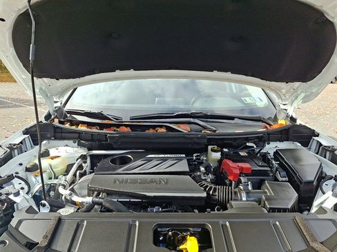 Certified 2025 Nissan Rogue SV image 26