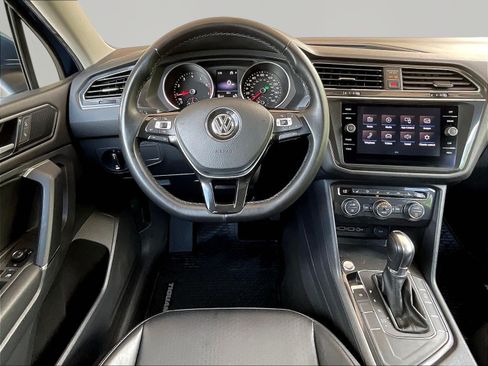 Used 2018 Volkswagen Tiguan SE w/ Panoramic Sunroof Package FWD image 8