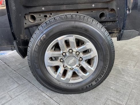 Used 2018 Chevrolet Silverado 2500 LTZ w/ Duramax Plus Package AWD/4WD image 4