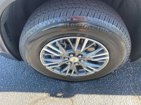 Certified 2025 Chevrolet Traverse LT image 8