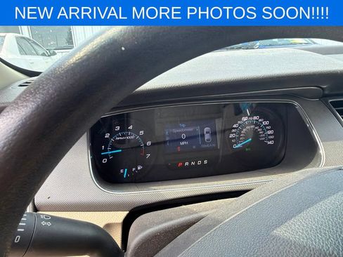 Used 2019 Ford Taurus SE FWD image 11