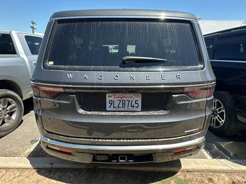Used 2024 Jeep Wagoneer L Series II w/ Flexible Seating Group AWD/4WD image 6