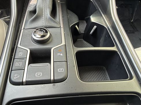 Used 2025 Kia Sorento S w/ Panoramic Sunroof Package FWD image 24