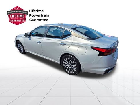 Used 2024 Nissan Altima 2.5 SV w/ SV Premium Package FWD image 3