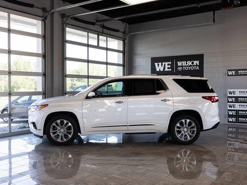 Used 2019 Chevrolet Traverse Premier w/ LPO, Floor Liner Package AWD/4WD image 1
