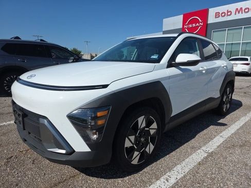 Used 2025 Hyundai Kona SEL FWD image 3