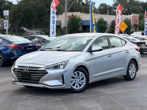 Used 2020 Hyundai Elantra SE w/ Cargo Package (C1) FWD image 1