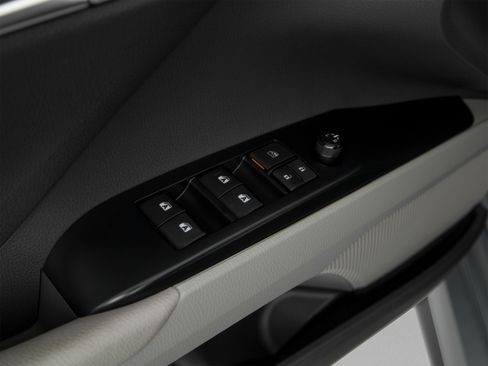 Used 2020 Toyota Camry LE w/ Convenience Package FWD image 14
