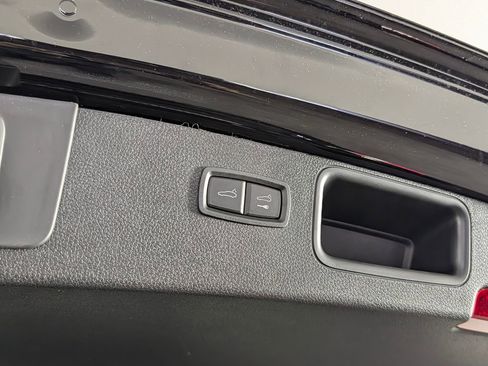 New 2026 Porsche Macan Turbo AWD/4WD image 18