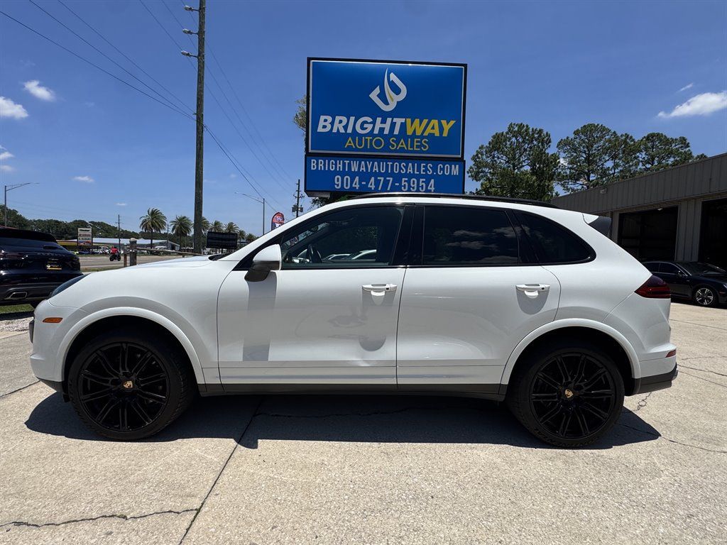 Used 2017 Porsche Cayenne Platinum Edition AWD/4WD image 2