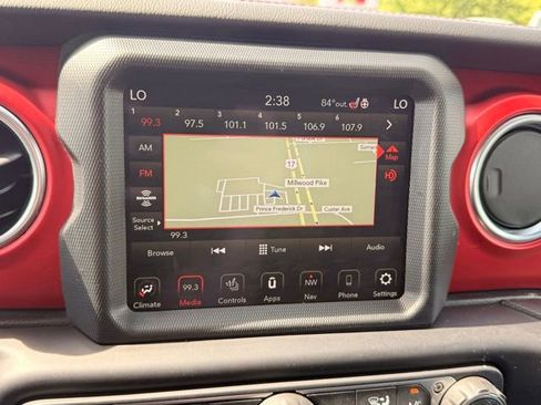Used 2022 Jeep Gladiator Rubicon w/ Cold Weather Group AWD/4WD image 34