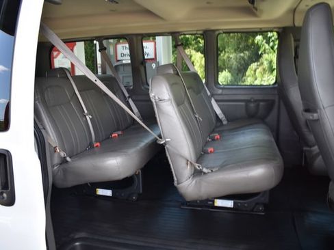 Used 2024 Chevrolet Express 3500 LS RWD image 16