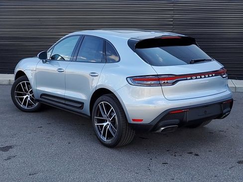 Used 2025 Porsche Macan AWD/4WD image 3