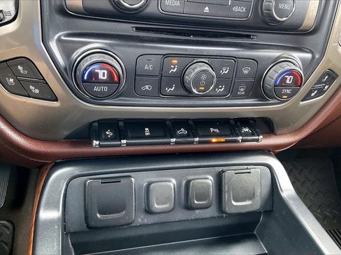 Used 2017 Chevrolet Silverado 1500 High Country image 32