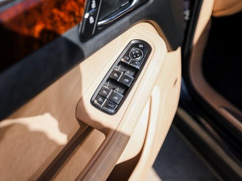 Certified 2022 Porsche Macan S image 23