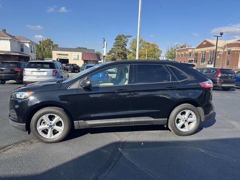 Used 2021 Ford Edge SE w/ Cargo Accessory Package image 2