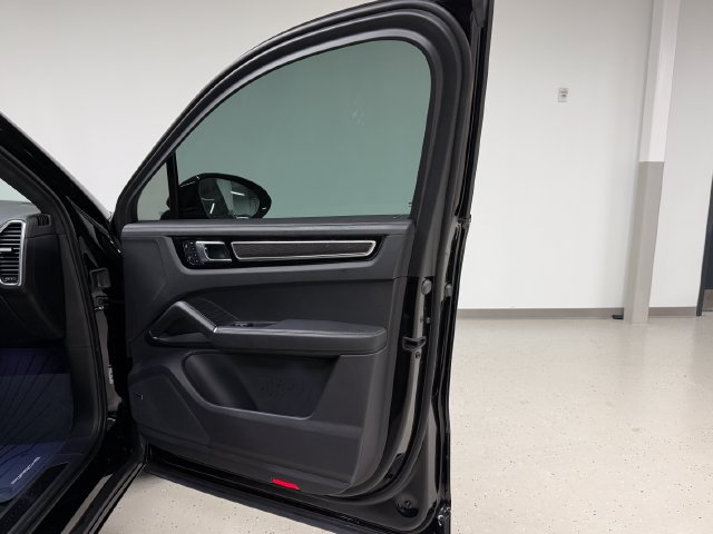Certified 2023 Porsche Cayenne GTS AWD/4WD image 35