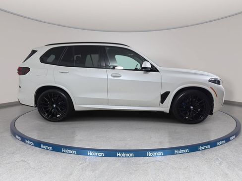 Used 2024 BMW X5 xDrive40i w/ M Sport Package AWD/4WD image 4