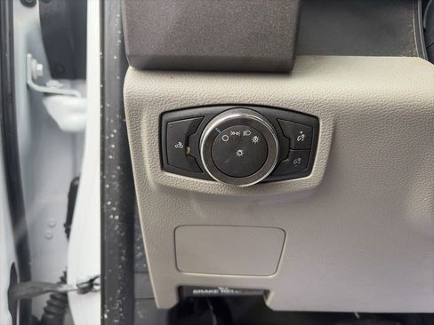 Used 2022 Ford F250 XL w/ Power Equipment Group image 15