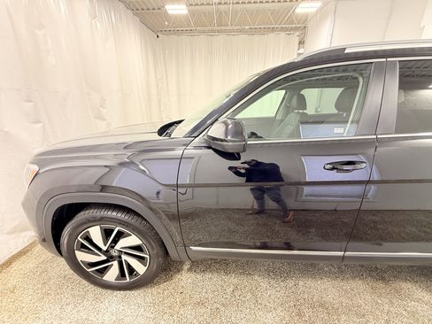 Used 2025 Volkswagen Atlas SEL image 5