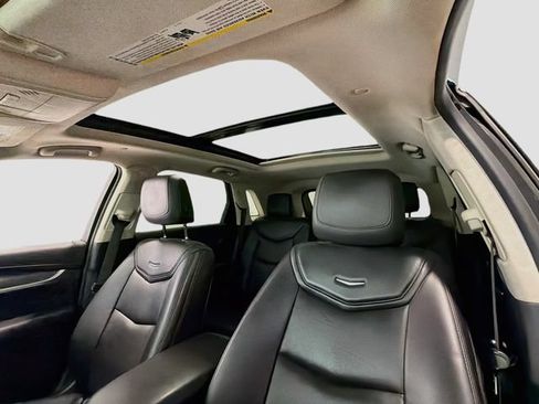 Used 2017 Cadillac XT5 Premium Luxury w/ LPO, Wheel Lock Package FWD image 19