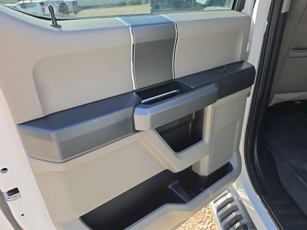 Used 2018 Ford F150 XLT w/ Equipment Group 302A Luxury AWD/4WD image 13
