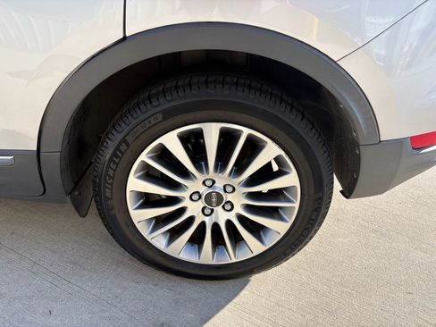 Used 2018 Lincoln MKC Reserve w/ Lincoln MKC Climate Package image 36