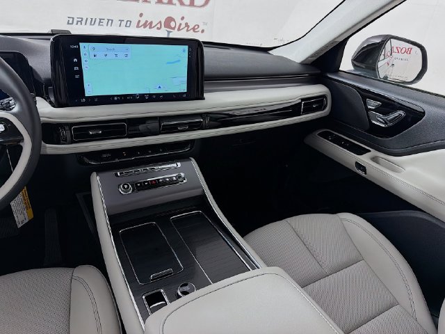New 2026 Lincoln Aviator 2WD image 25