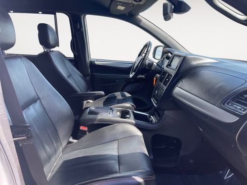 Used 2019 Dodge Grand Caravan GT FWD image 15