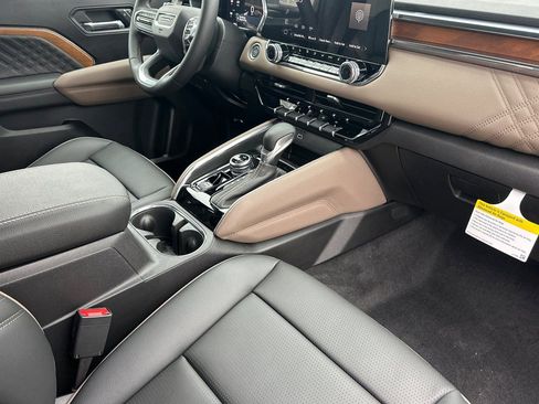 New 2026 GMC Canyon Denali image 16