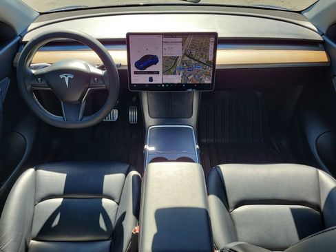 Used 2022 Tesla Model Y Performance image 14