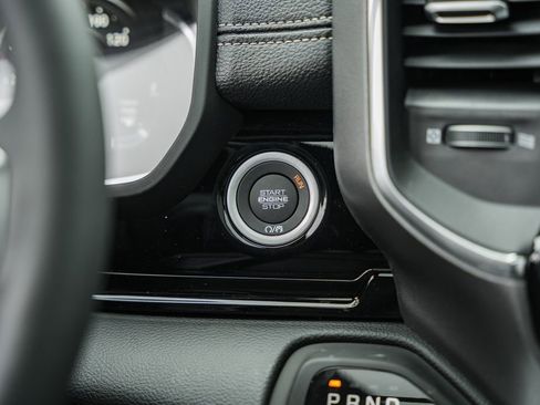 New 2026 RAM 1500 Laramie AWD/4WD image 32