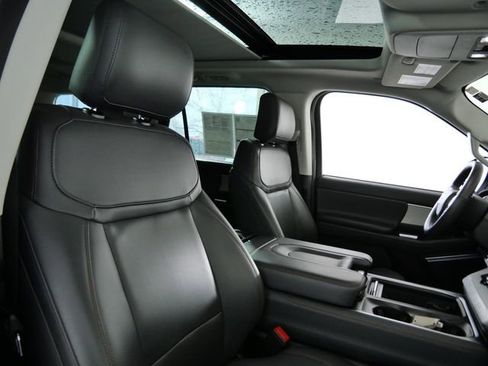 Certified 2025 Ford Expedition Active AWD/4WD image 11