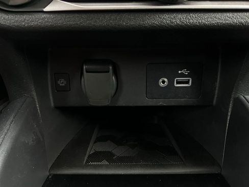 Used 2025 Nissan Versa SV image 19