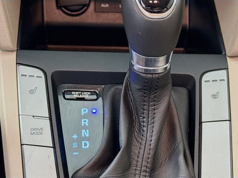 Used 2020 Hyundai Elantra Value Edition image 24