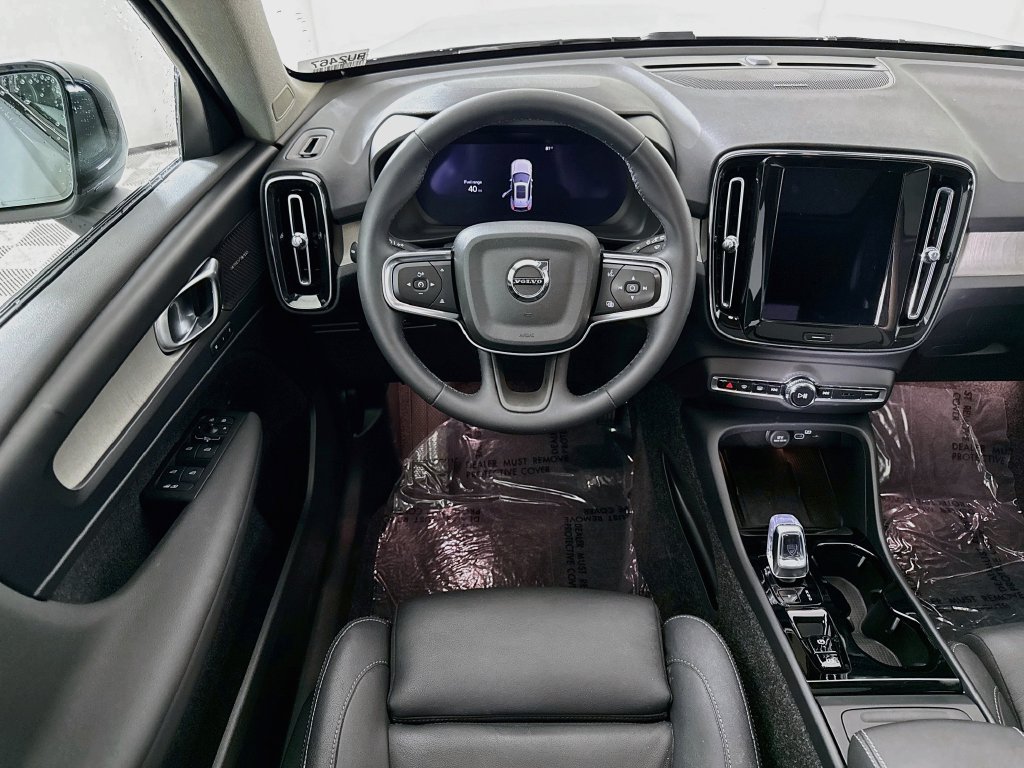 Used 2025 Volvo XC40 B5 Ultra AWD/4WD image 22