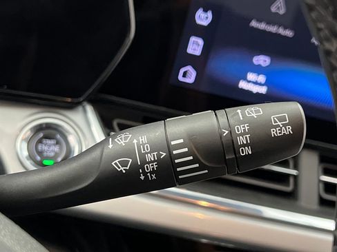 Used 2025 Chevrolet Trax LT w/ LT Convenience Package image 40