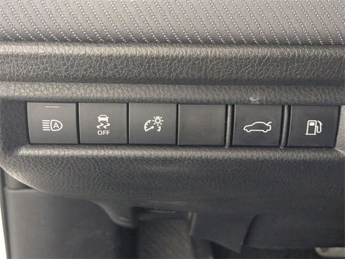 Used 2025 Toyota Camry SE image 14