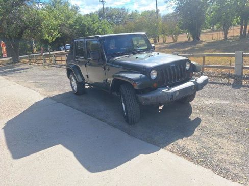 Used 2007 Jeep Wrangler Unlimited Sahara AWD/4WD image 22