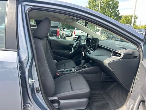 Used 2025 Toyota Corolla LE FWD image 17
