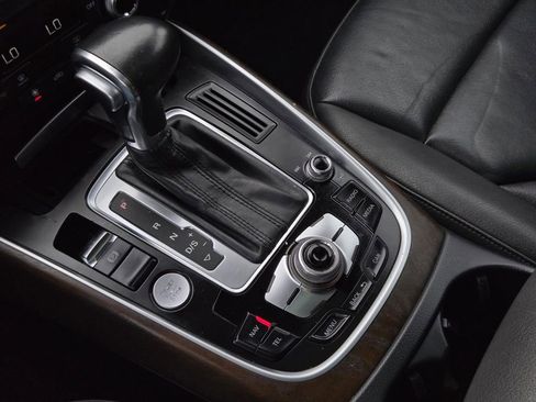 Used 2017 Audi Q5 2.0T Premium Plus w/ Technology Package image 24