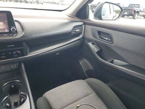 Used 2021 Nissan Rogue S image 11