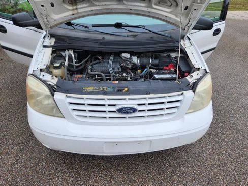 Used 2005 Ford Freestar S image 11