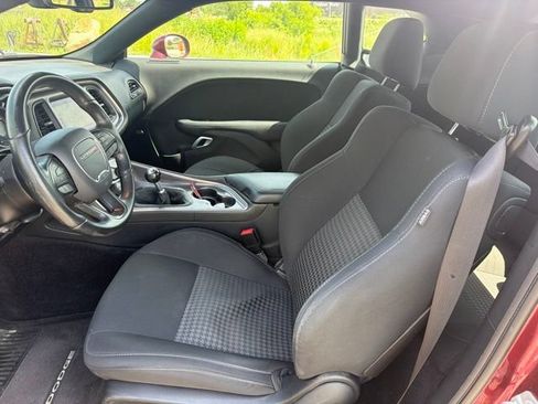 Used 2017 Dodge Challenger R/T RWD image 17